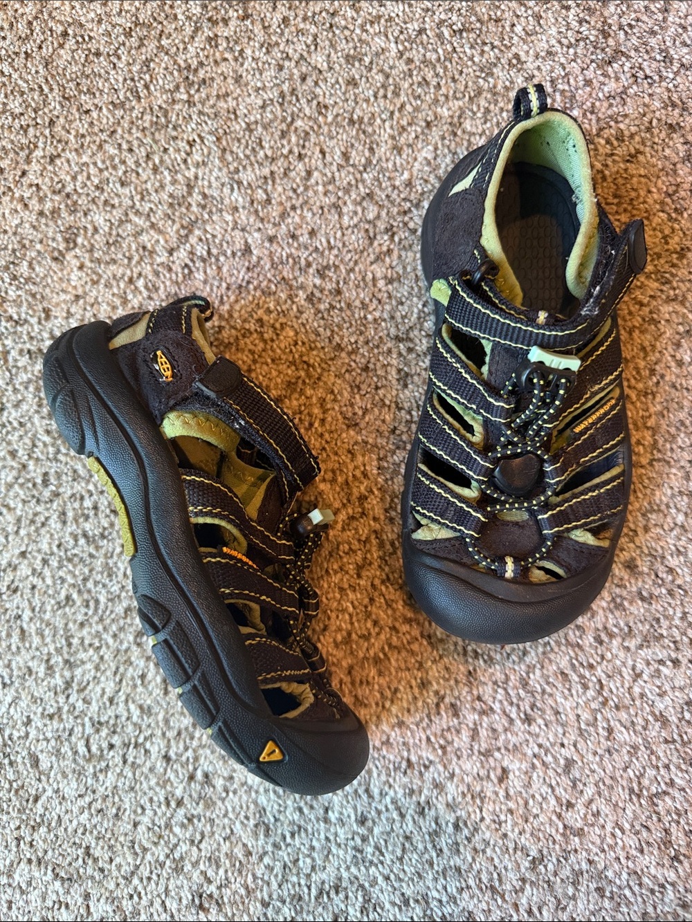 Keen | Kids Black and Lime Green Closed-Toe Sport Sandals